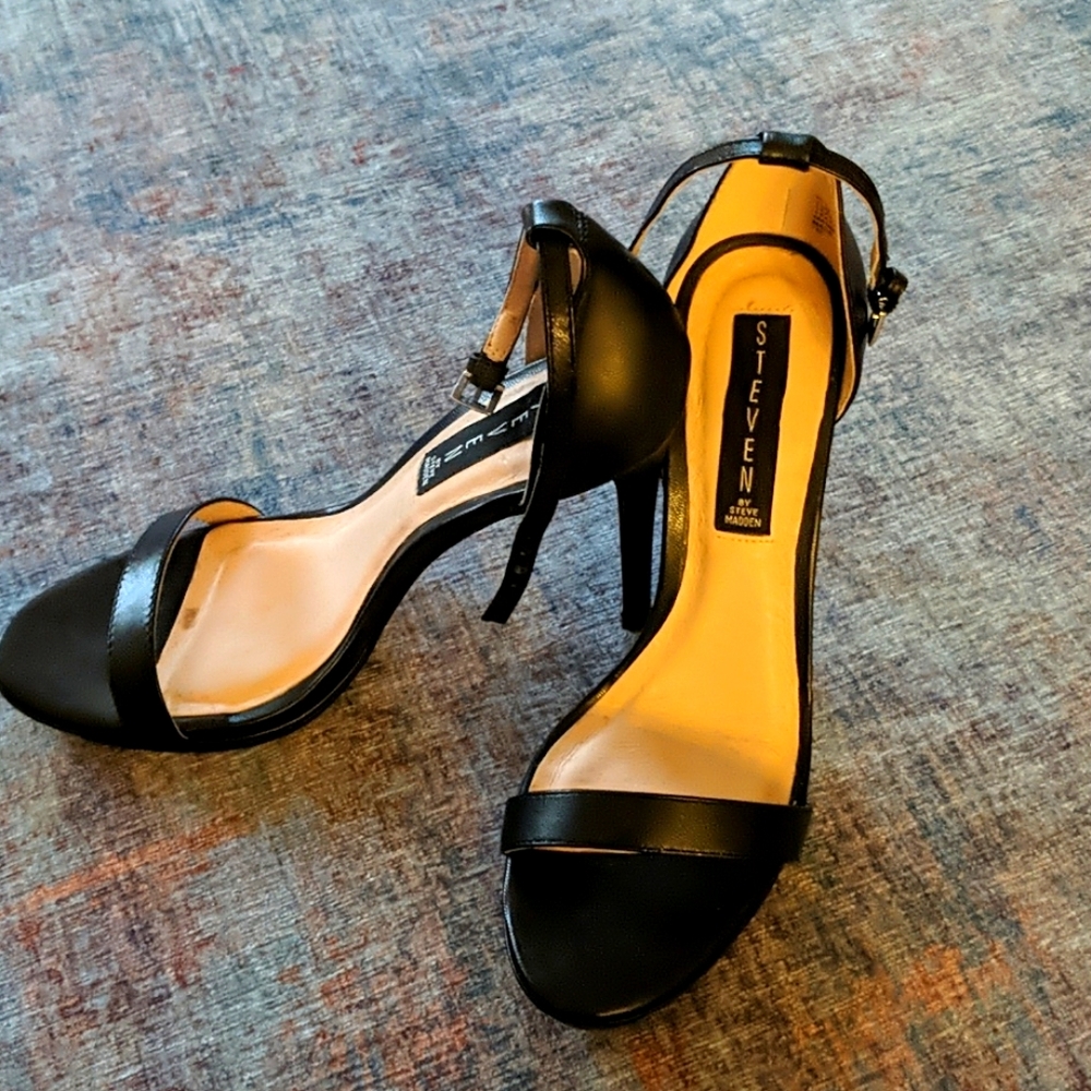 Steven by Steve Madden Rykie black stilleto